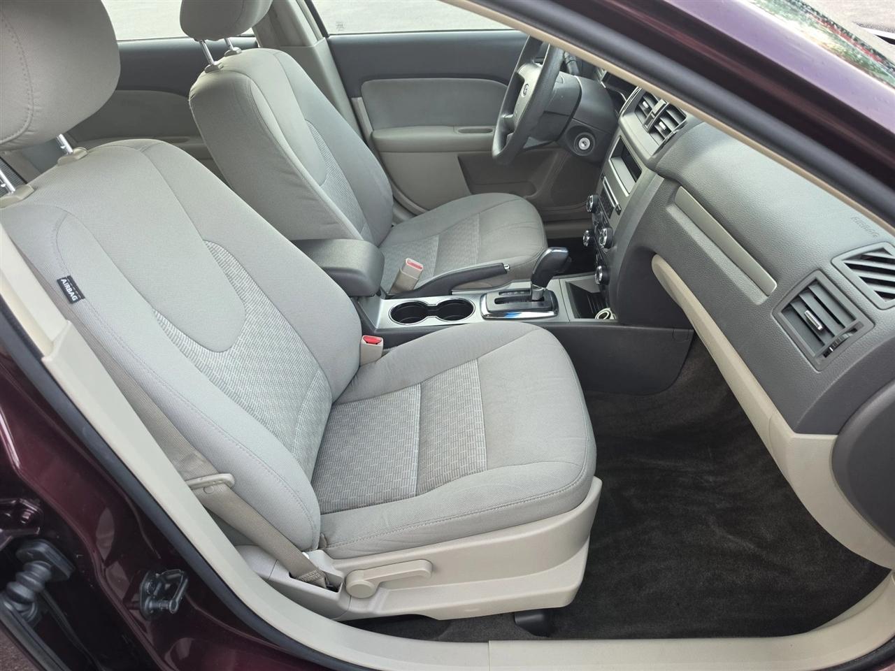 Ford Fusion I4 S 2011