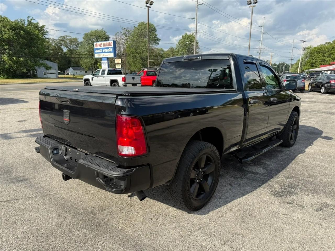 RAM 1500 Tradesman Quad Cab 4WD 2017