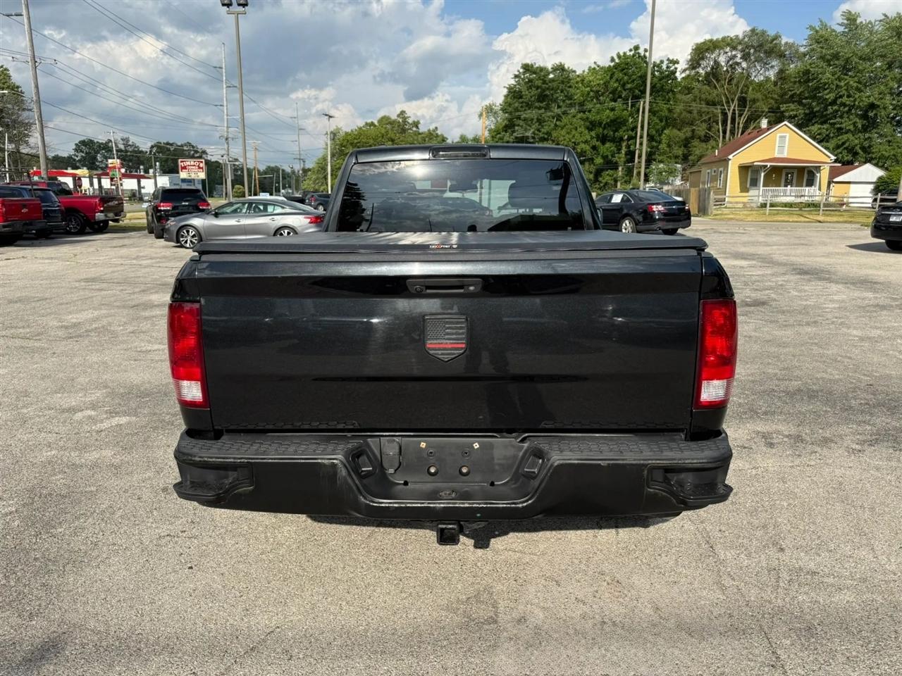 RAM 1500 Tradesman Quad Cab 4WD 2017