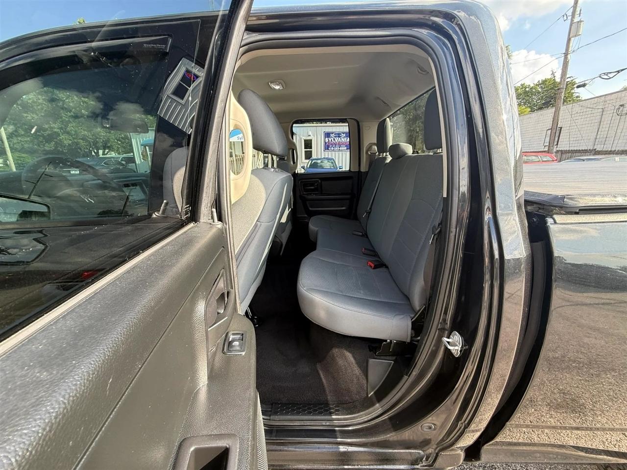 RAM 1500 Tradesman Quad Cab 4WD 2017