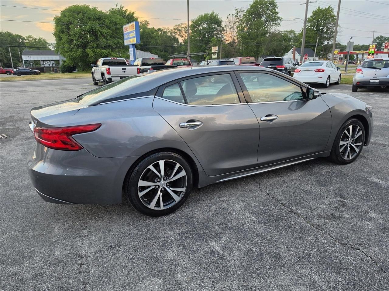 Nissan Maxima 3.5 SV 2017