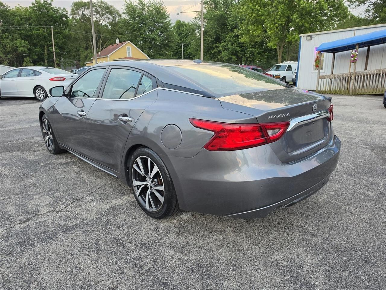 Nissan Maxima 3.5 SV 2017