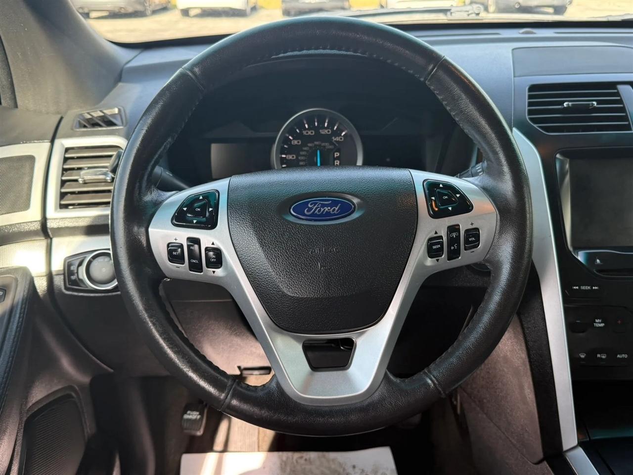 Ford Explorer XLT FWD 2014