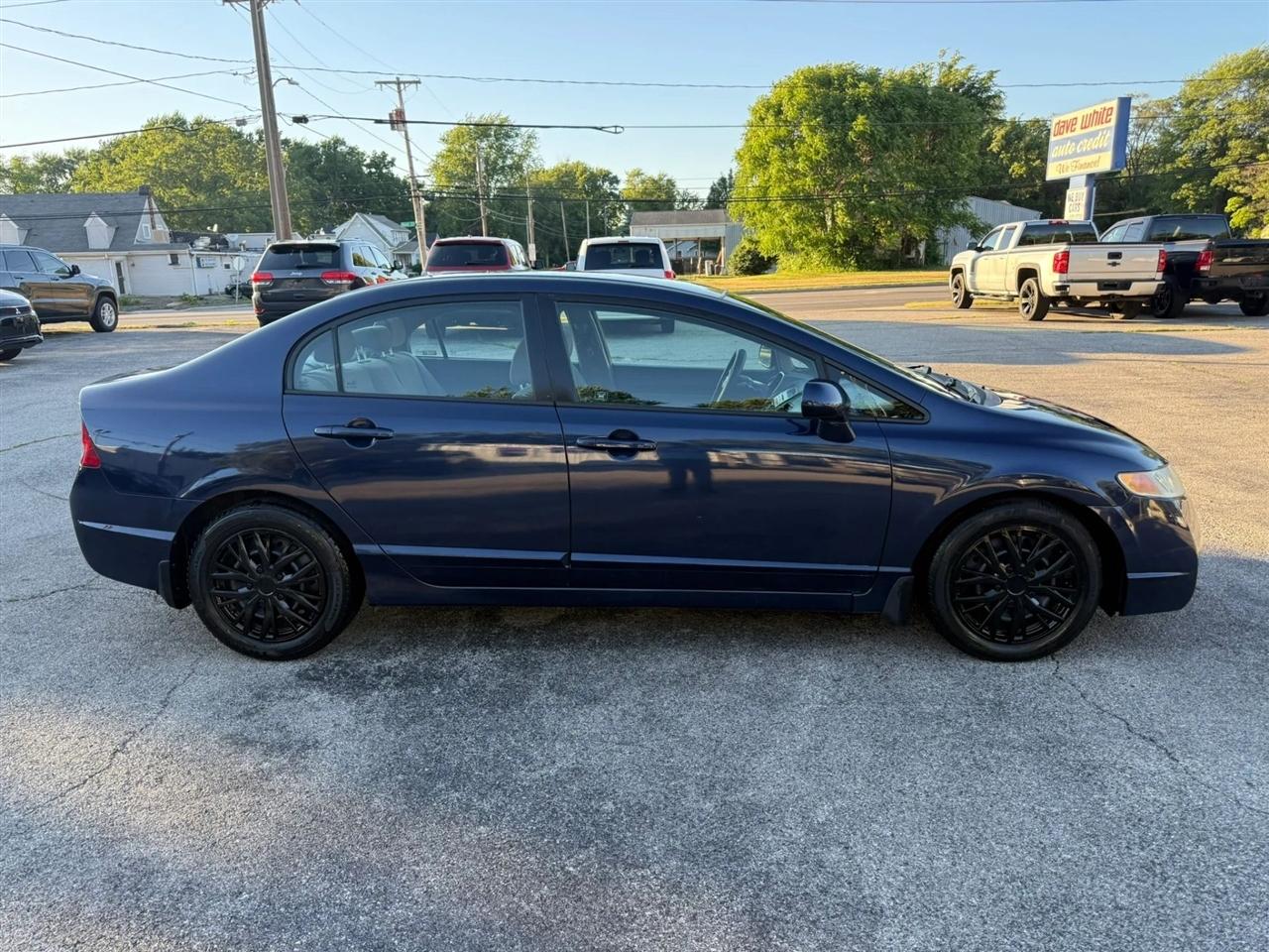 Honda Civic LX Sedan 5-Speed AT 2009