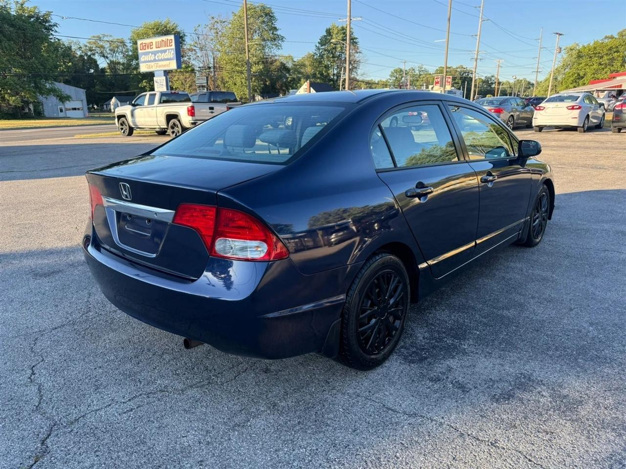 Honda Civic LX Sedan 5-Speed AT 2009