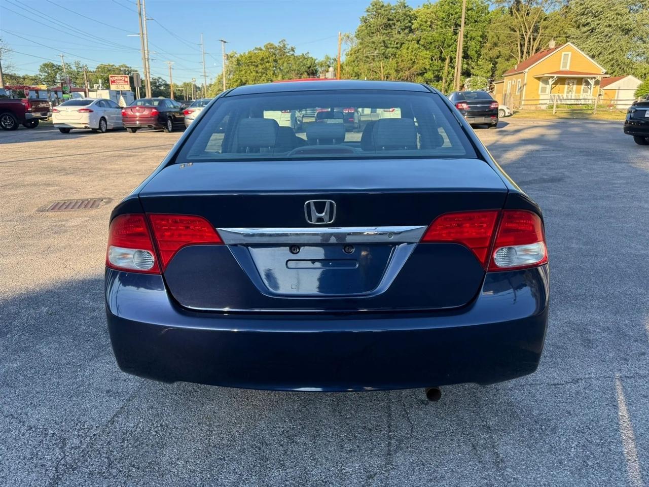 Honda Civic LX Sedan 5-Speed AT 2009