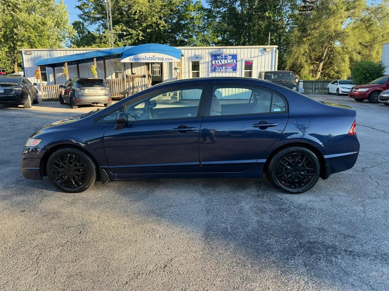 Honda Civic LX Sedan 5-Speed AT 2009