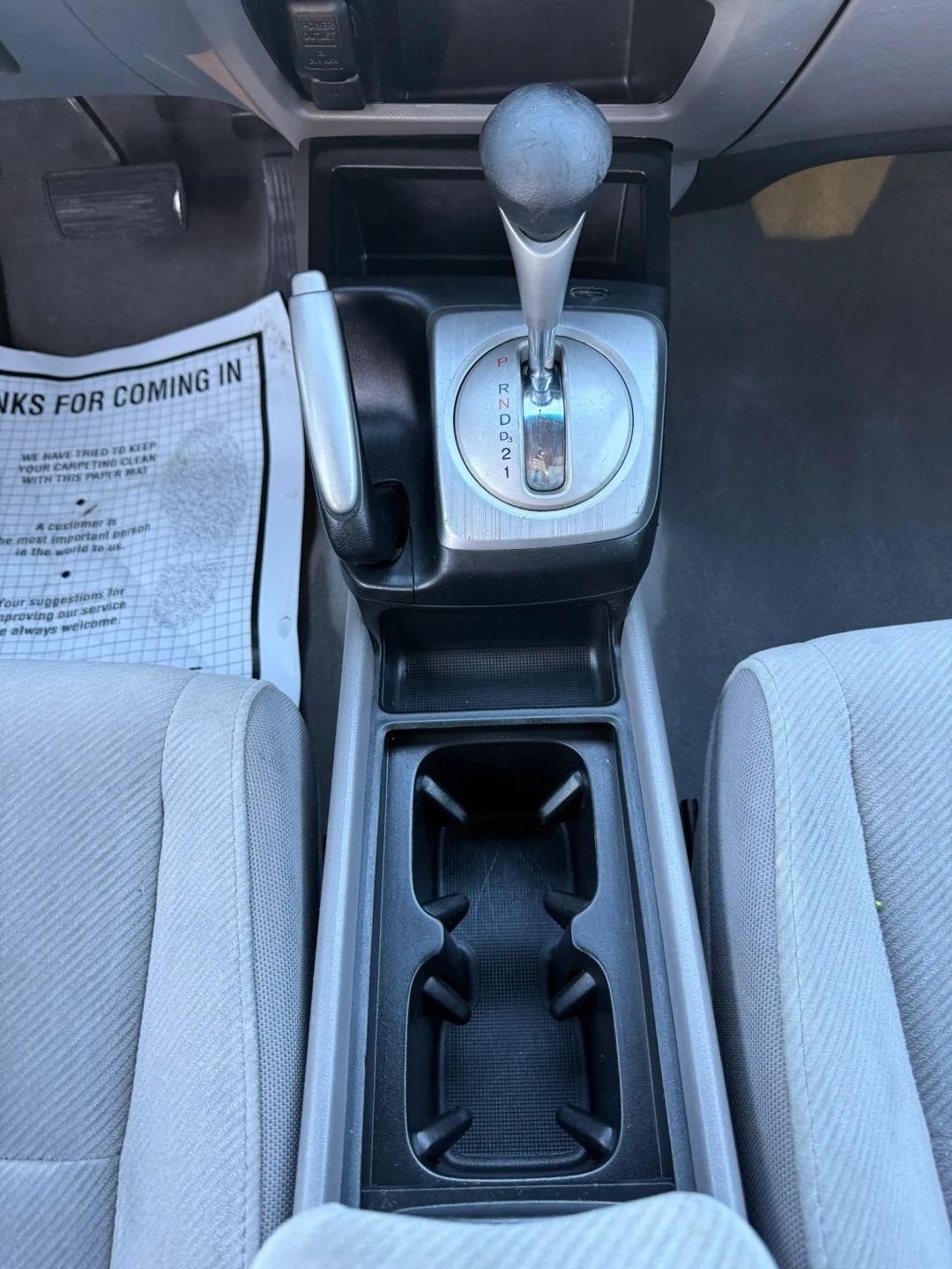 Honda Civic LX Sedan 5-Speed AT 2009