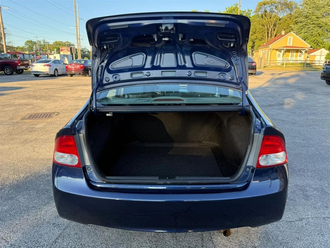 Honda Civic LX Sedan 5-Speed AT 2009