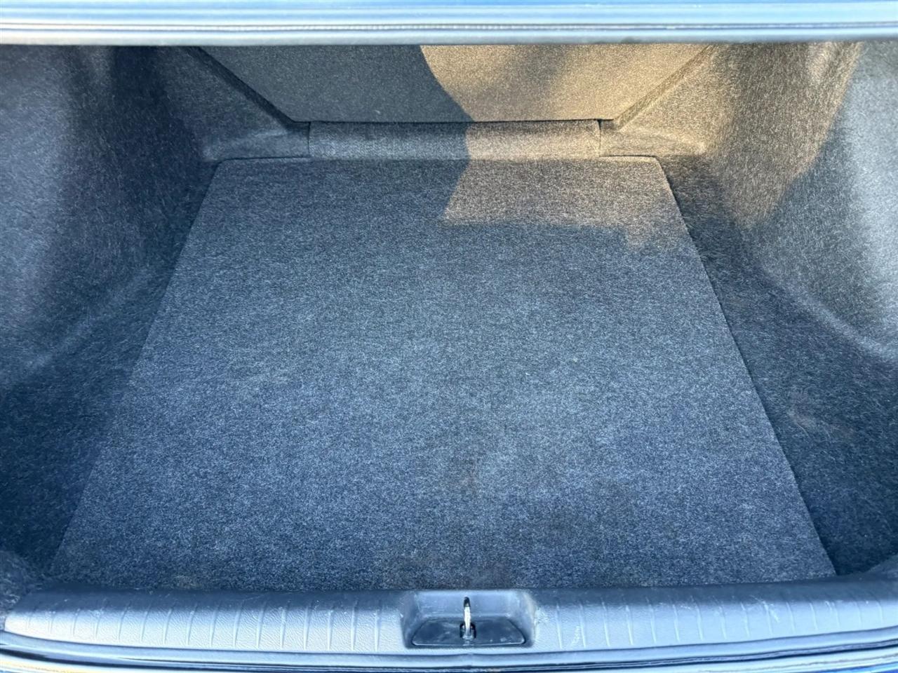 Honda Civic LX Sedan 5-Speed AT 2009