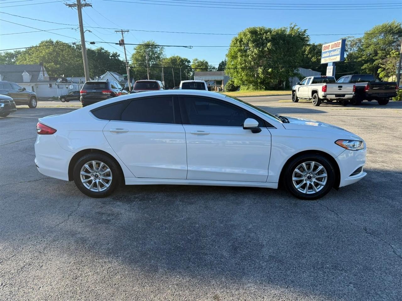 Ford Fusion S 2017