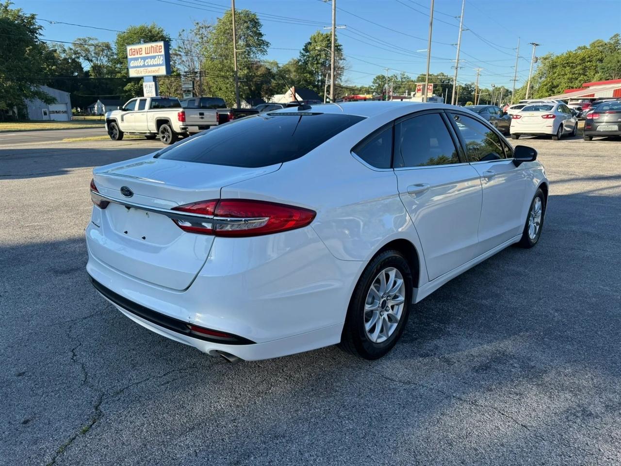 Ford Fusion S 2017