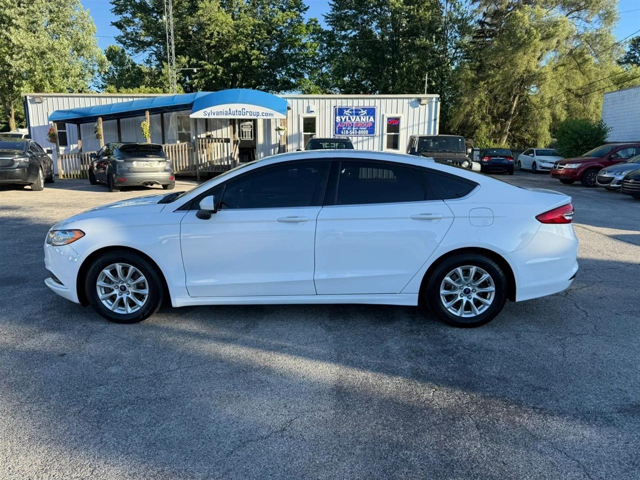 Ford Fusion S 2017