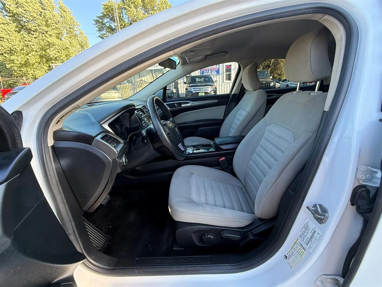 Ford Fusion S 2017