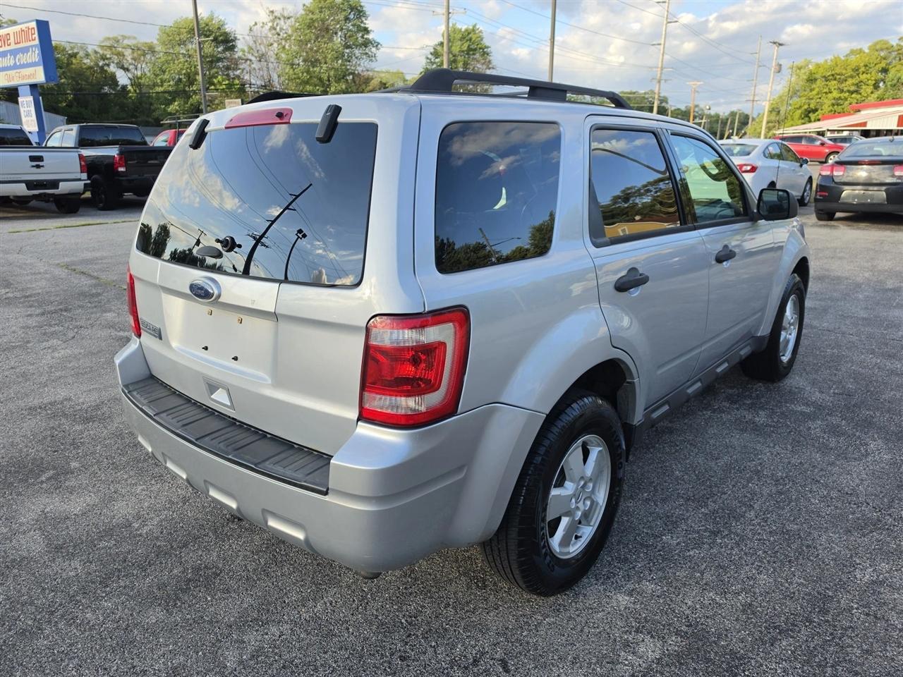 Ford Escape XLT FWD 2012