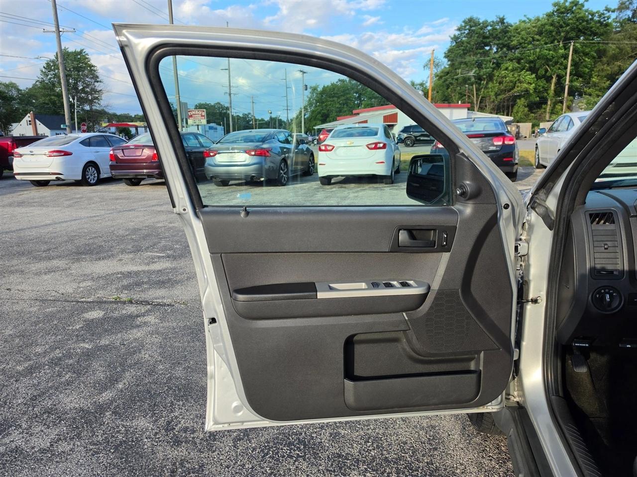 Ford Escape XLT FWD 2012