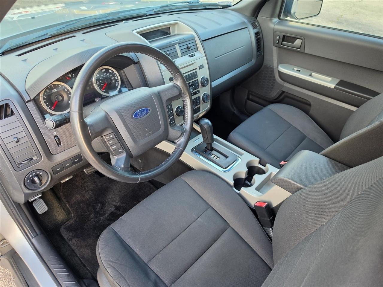 Ford Escape XLT FWD 2012