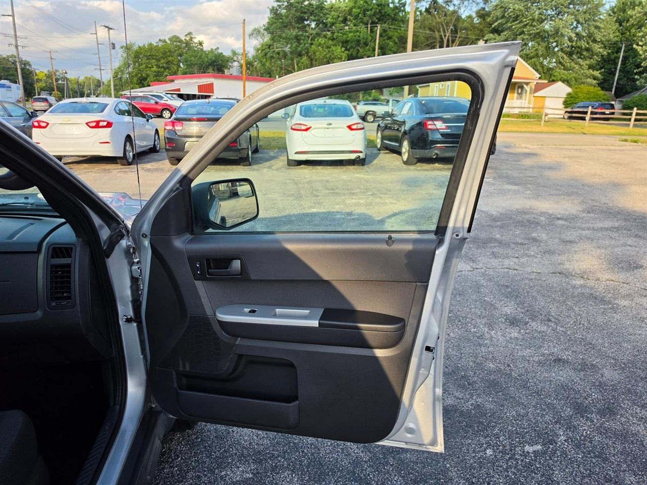 Ford Escape XLT FWD 2012