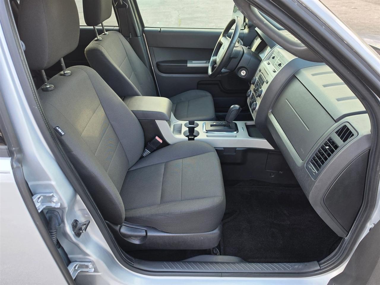 Ford Escape XLT FWD 2012