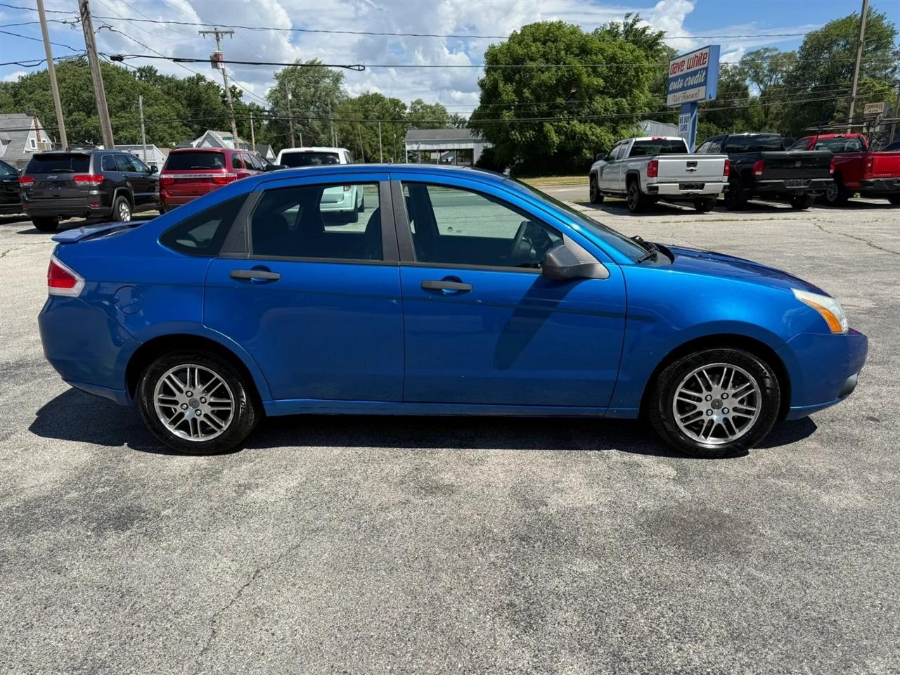 Ford Focus SE Sedan 2010