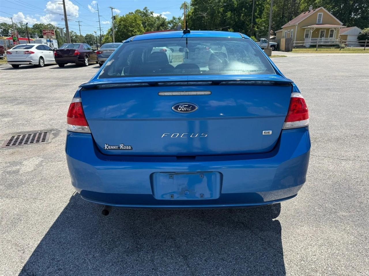 Ford Focus SE Sedan 2010