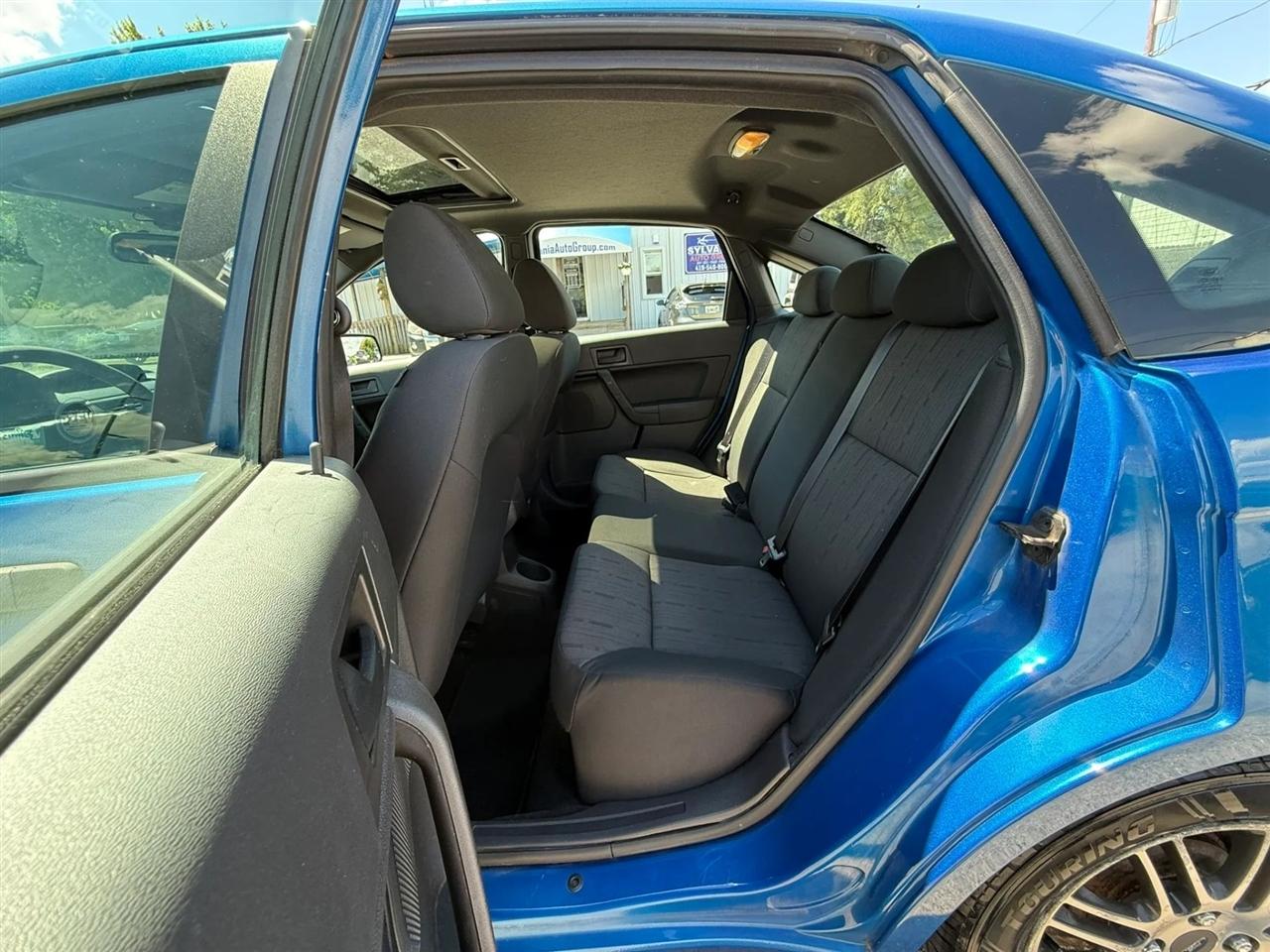 Ford Focus SE Sedan 2010