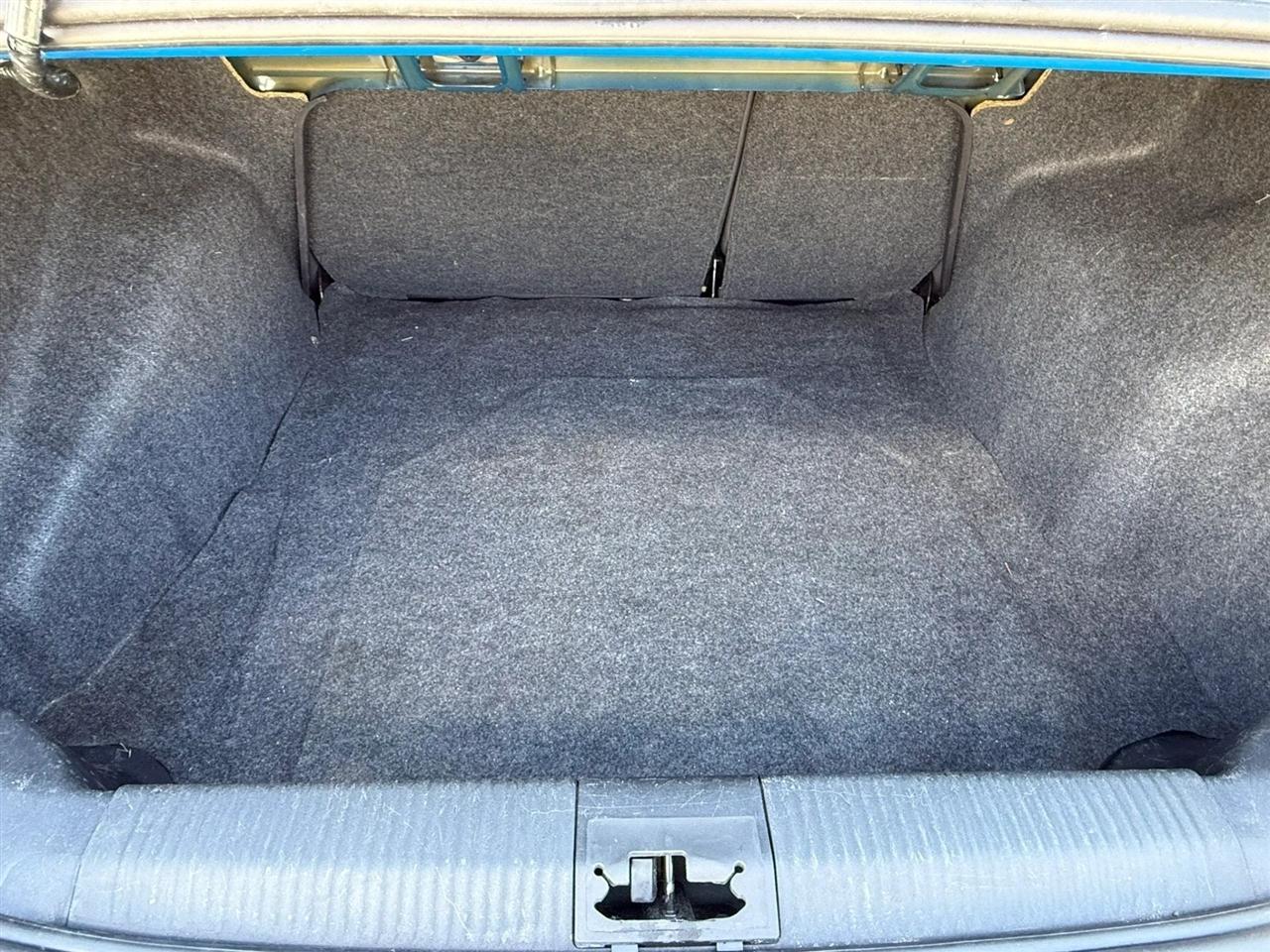 Ford Focus SE Sedan 2010