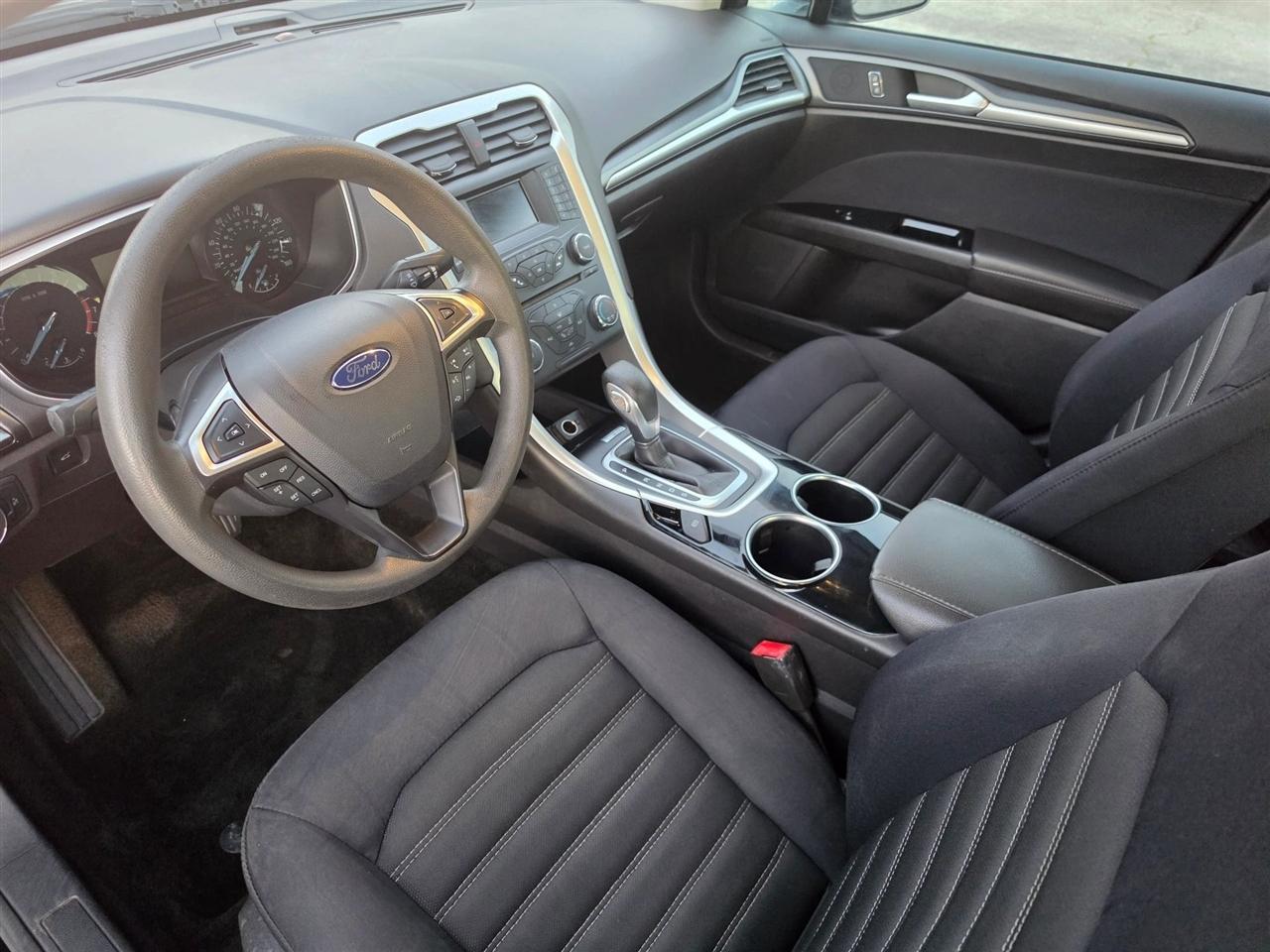 Ford Fusion SE 2013