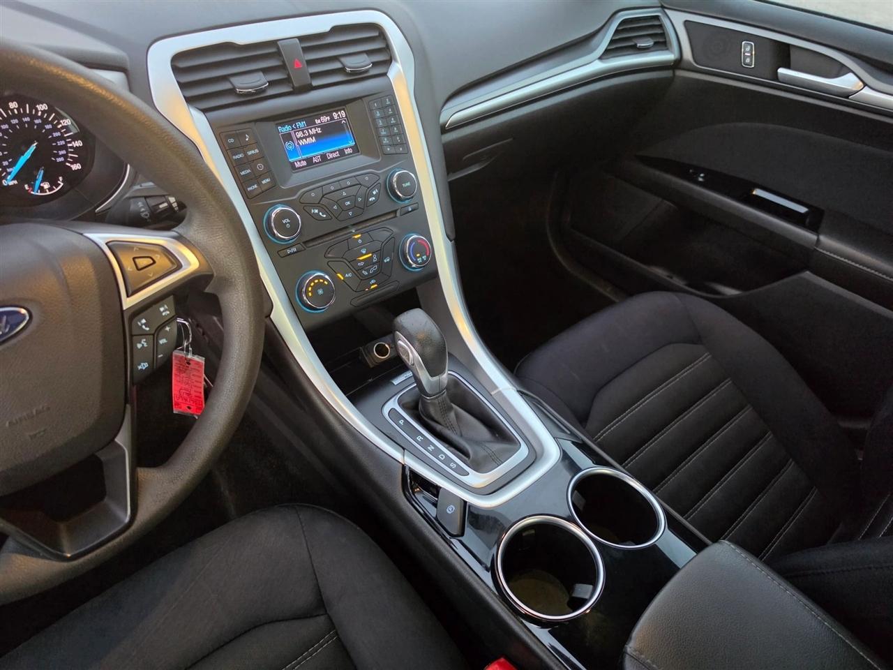 Ford Fusion SE 2013
