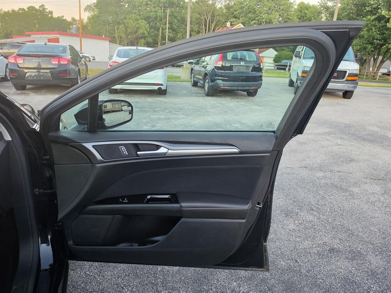 Ford Fusion SE 2013