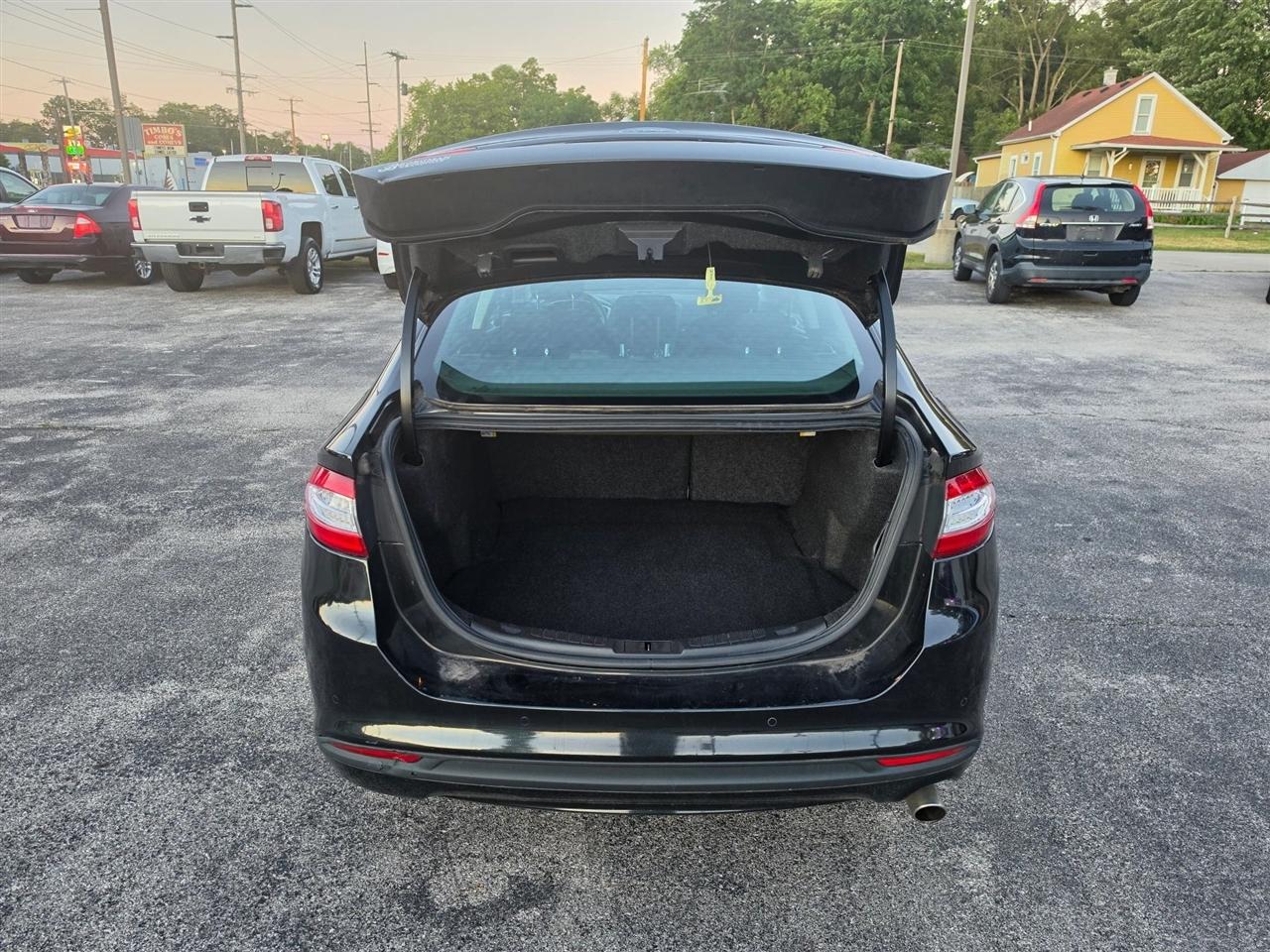 Ford Fusion SE 2013