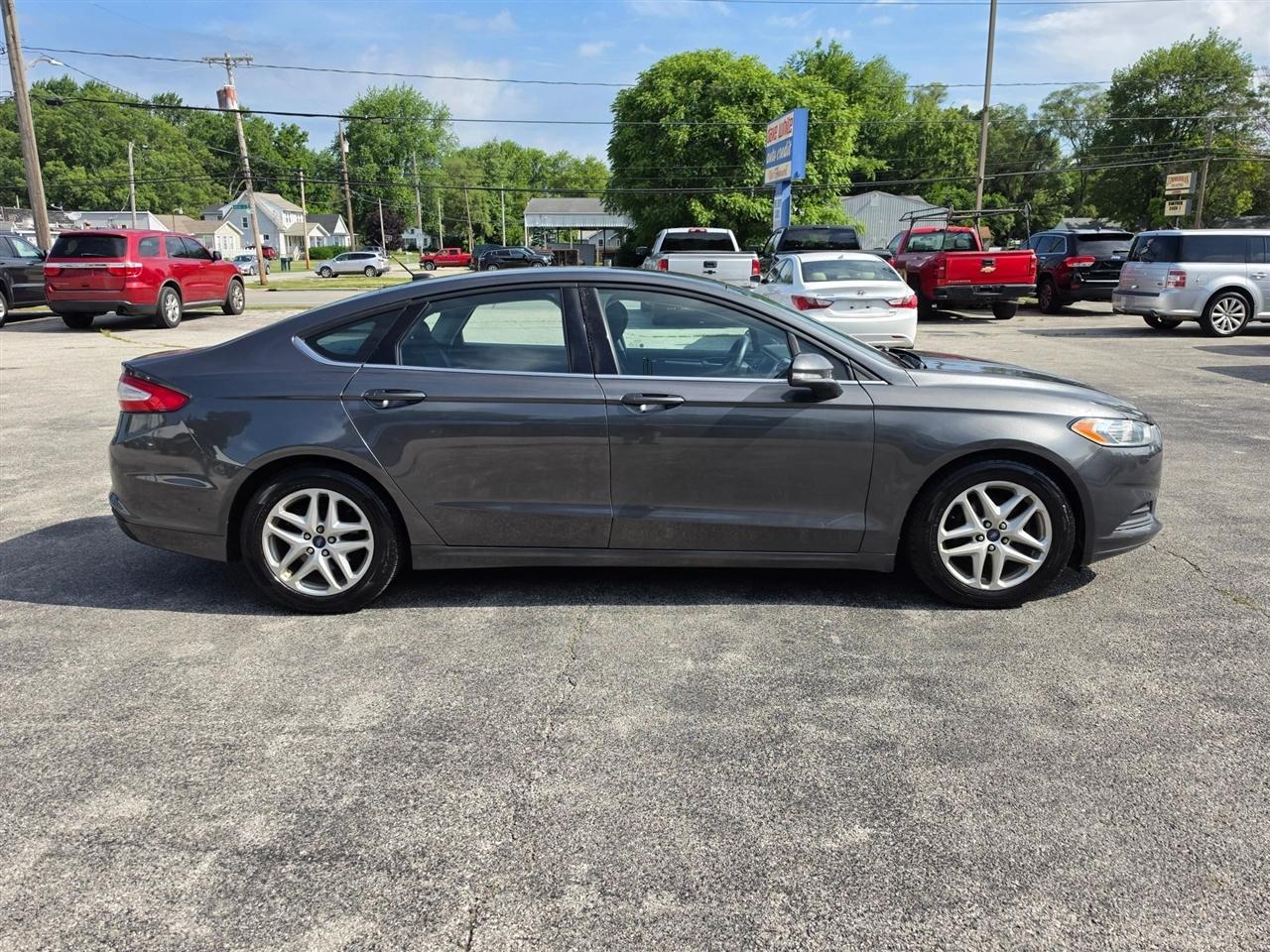 Ford Fusion SE 2015