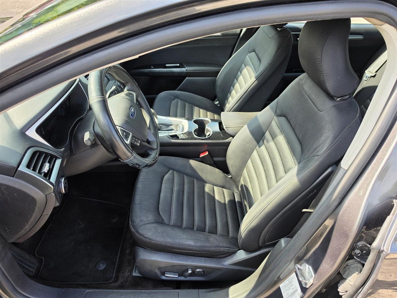 Ford Fusion SE 2015