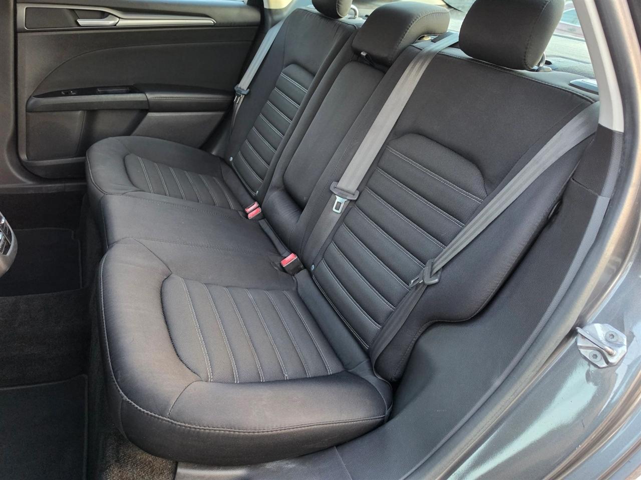 Ford Fusion SE 2015
