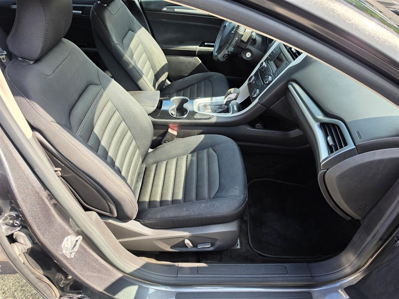 Ford Fusion SE 2015