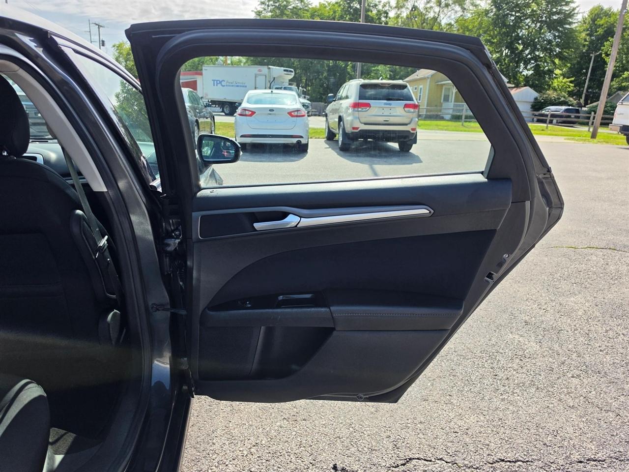 Ford Fusion SE 2015