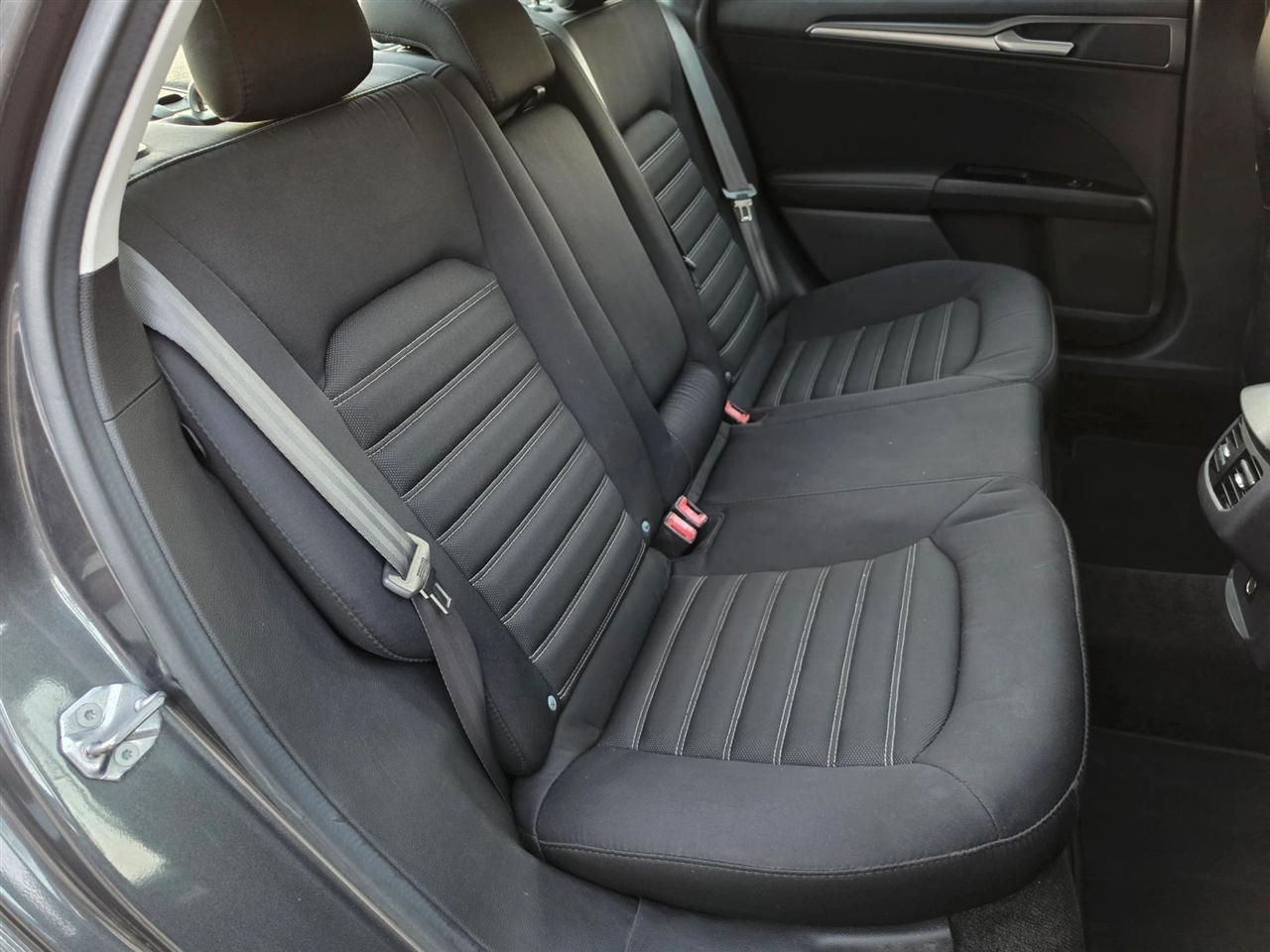 Ford Fusion SE 2015