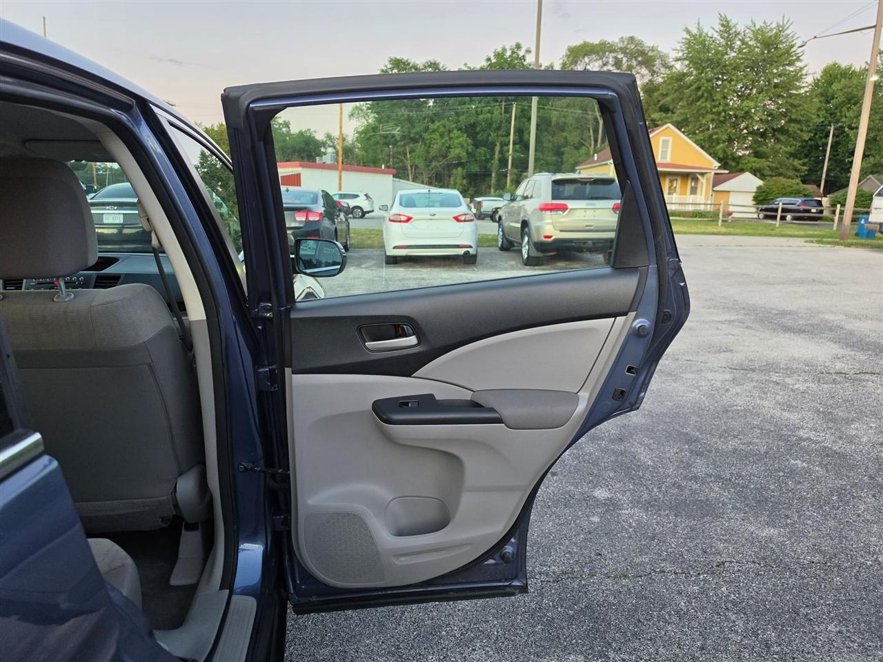 Honda CR-V LX 4WD 5-Speed AT 2013