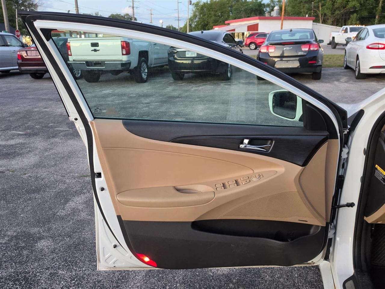 Hyundai Sonata Limited Auto 2013