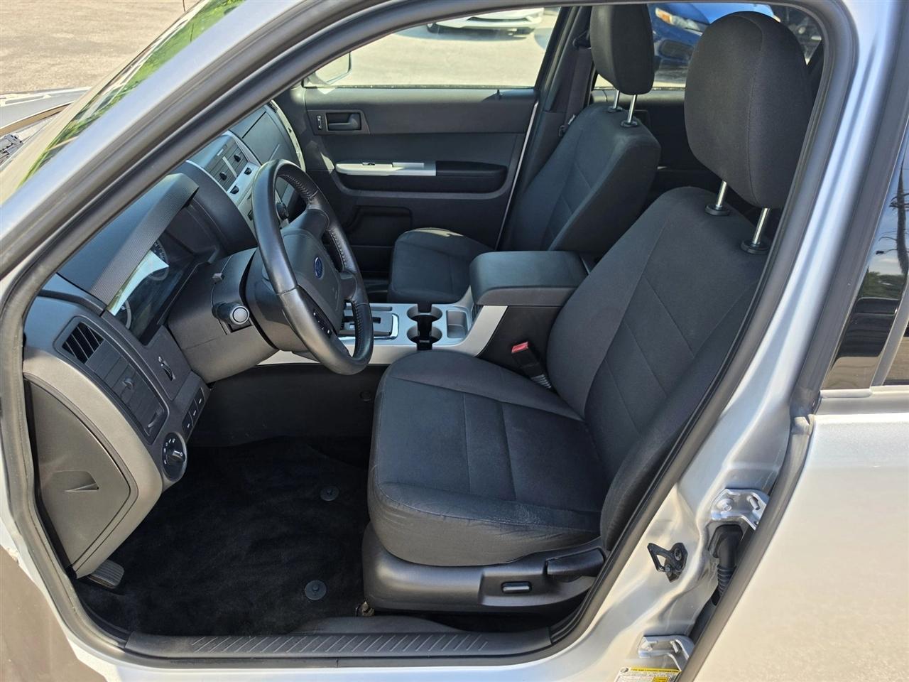 Ford Escape XLT FWD 2012