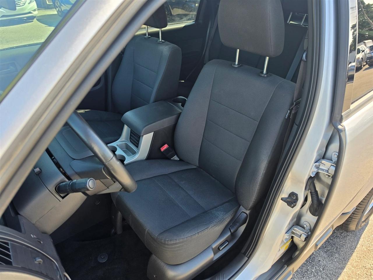 Ford Escape XLT FWD 2012
