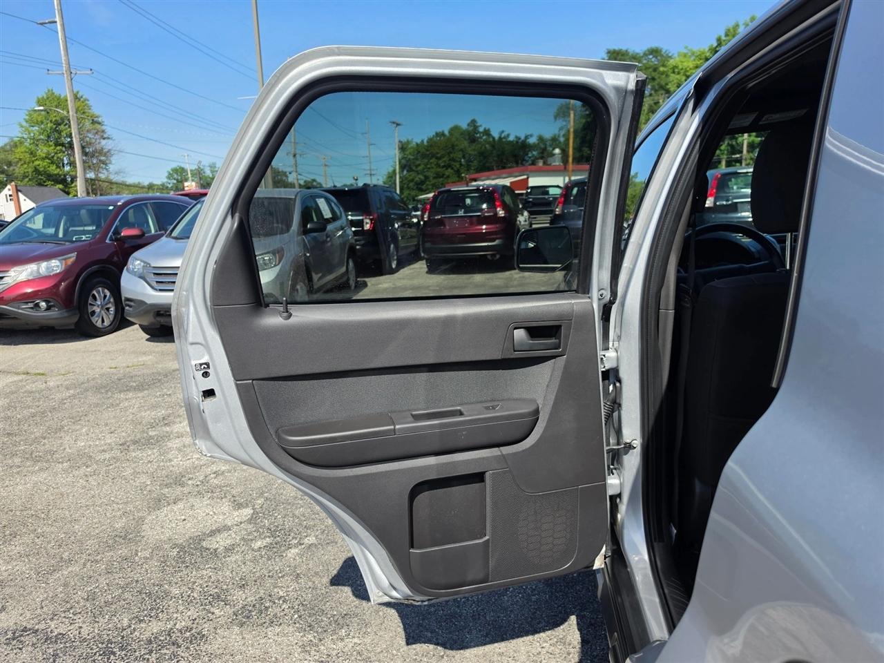Ford Escape XLT FWD 2012