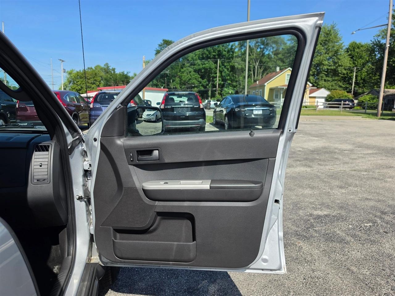 Ford Escape XLT FWD 2012