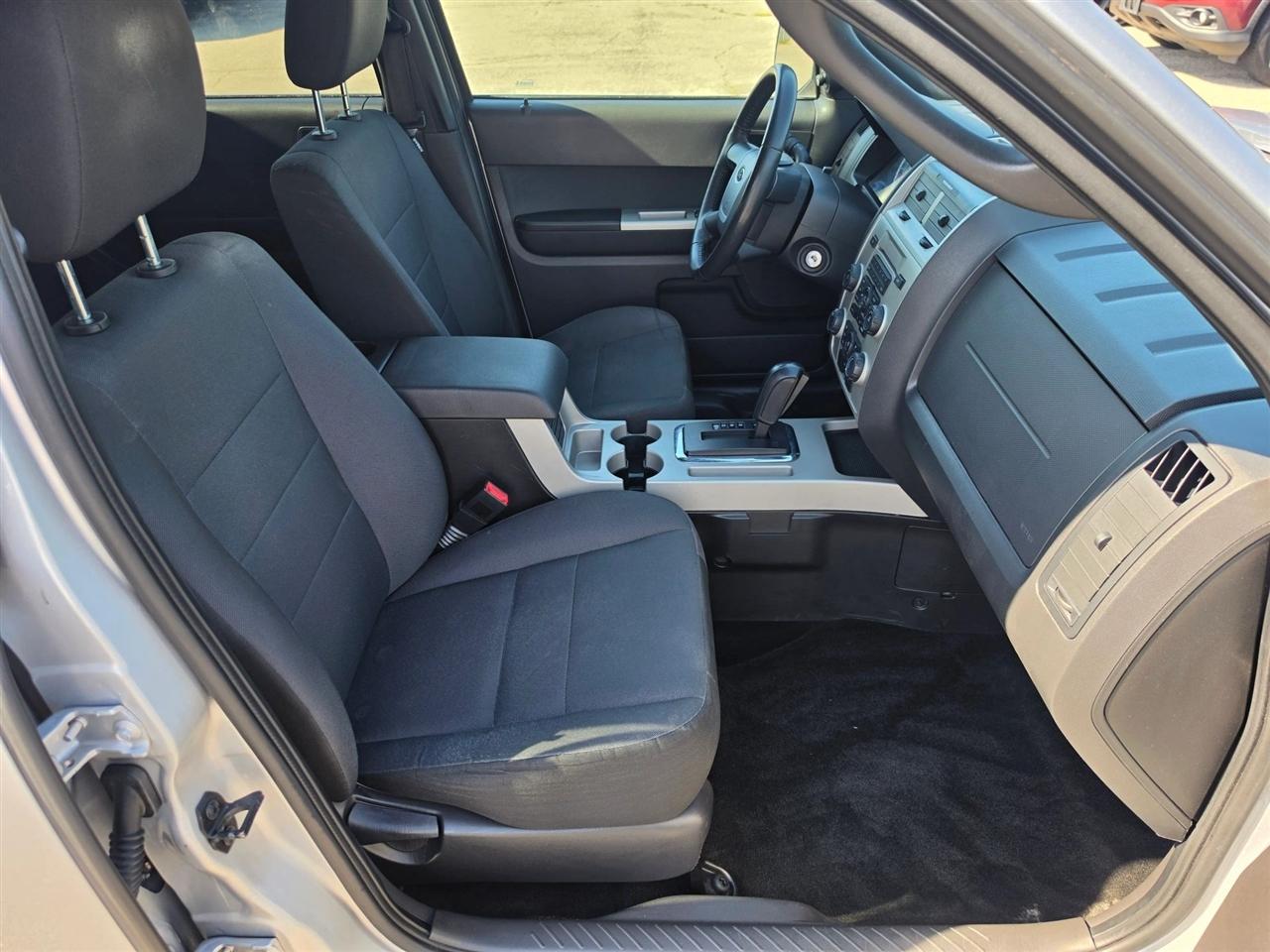 Ford Escape XLT FWD 2012