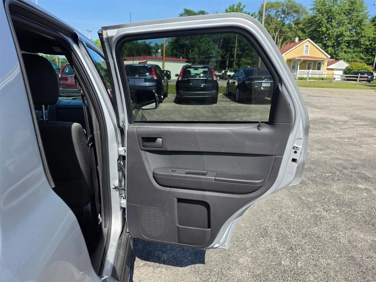 Ford Escape XLT FWD 2012