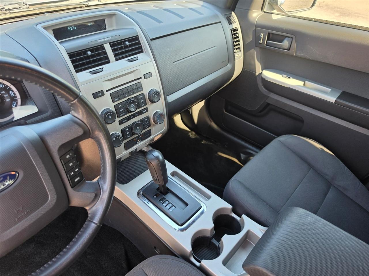 Ford Escape XLT FWD 2012