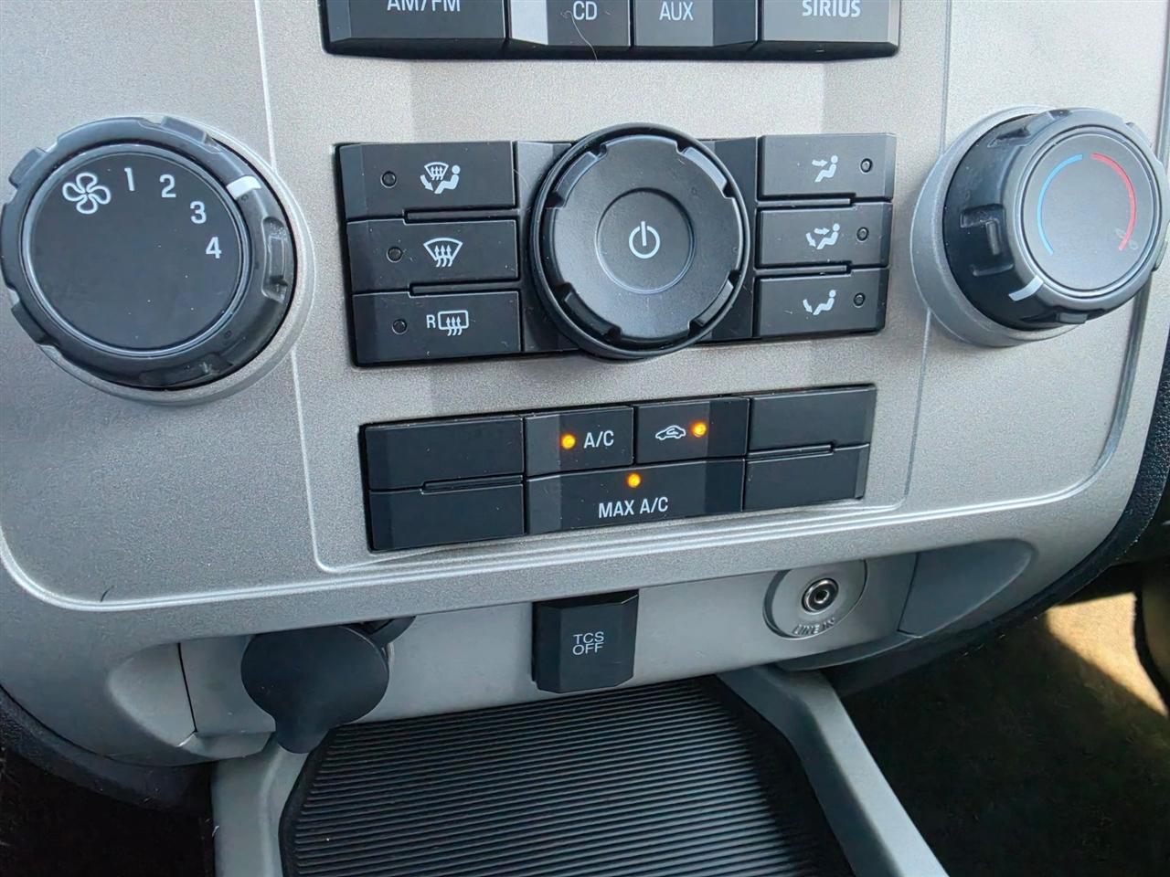 Ford Escape XLT FWD 2012