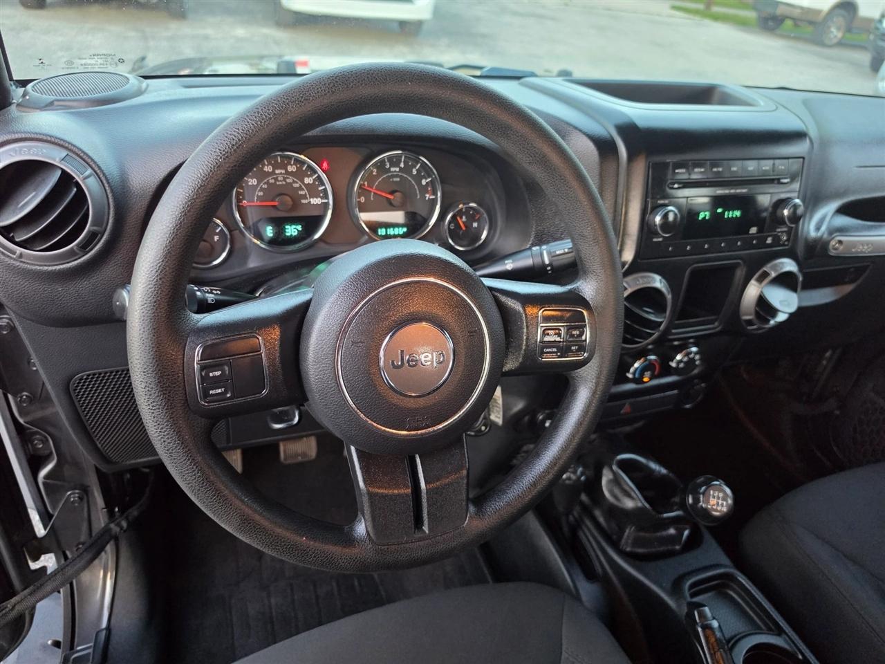 Jeep Wrangler Unlimited Sport 4WD 2017