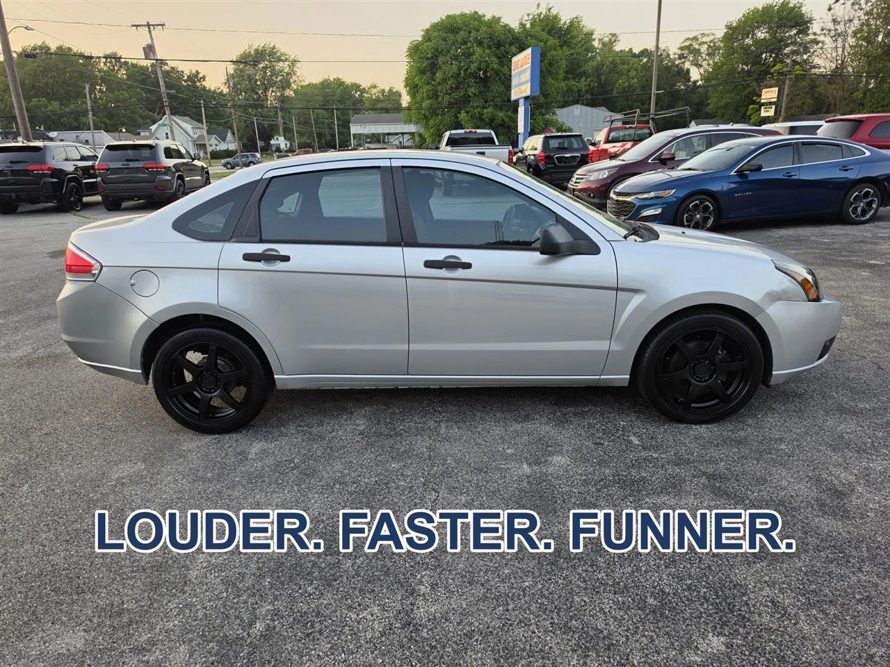 Ford Focus SE Sedan 2010