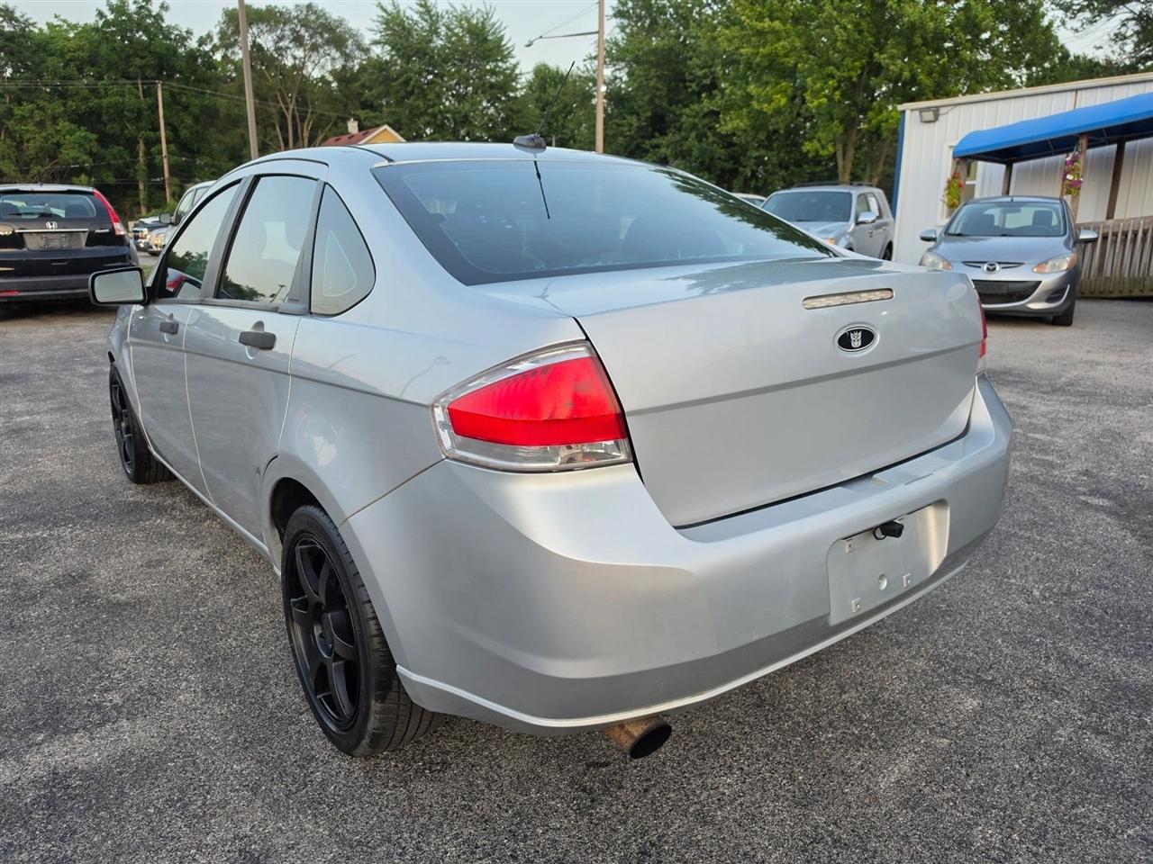 Ford Focus SE Sedan 2010
